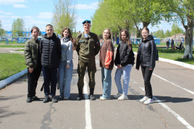 Гимназисты из 8Б класса прошли Тропу Героев в спортивно-патриотическом проекте.