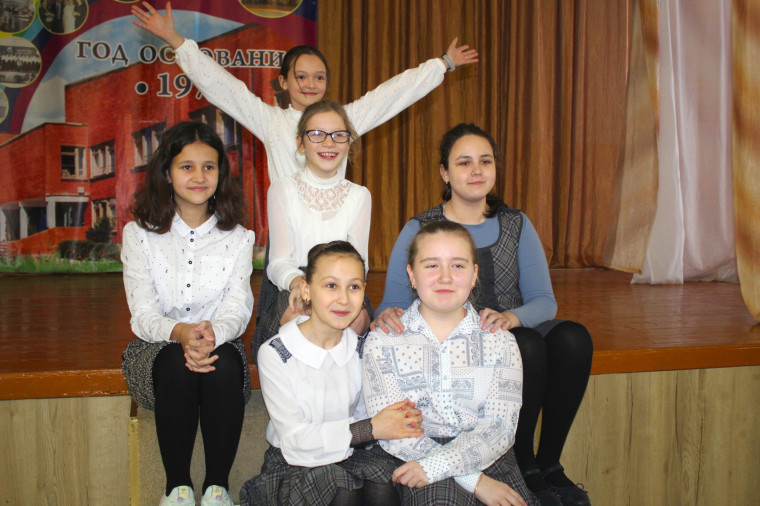 В гимназии прошел Фестиваль народов Омской области.